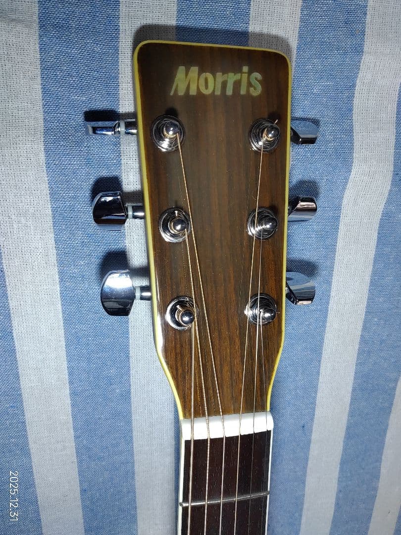 初心者用MORRISのドレッドノートタイプのフォークギターMD-507N美品です