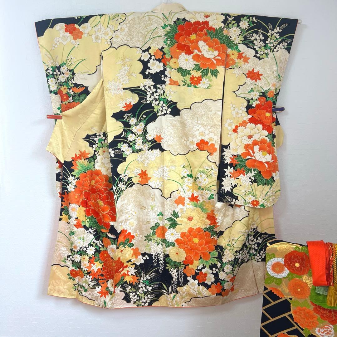 445 振袖フルセット 正絹 クリーム 橙 黒 金彩 駒刺繍 豪華 レトロ 古典