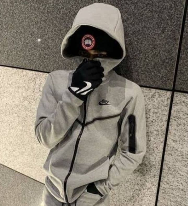 NIKE　テックフリースパーカー　グレー　S　国内正規品