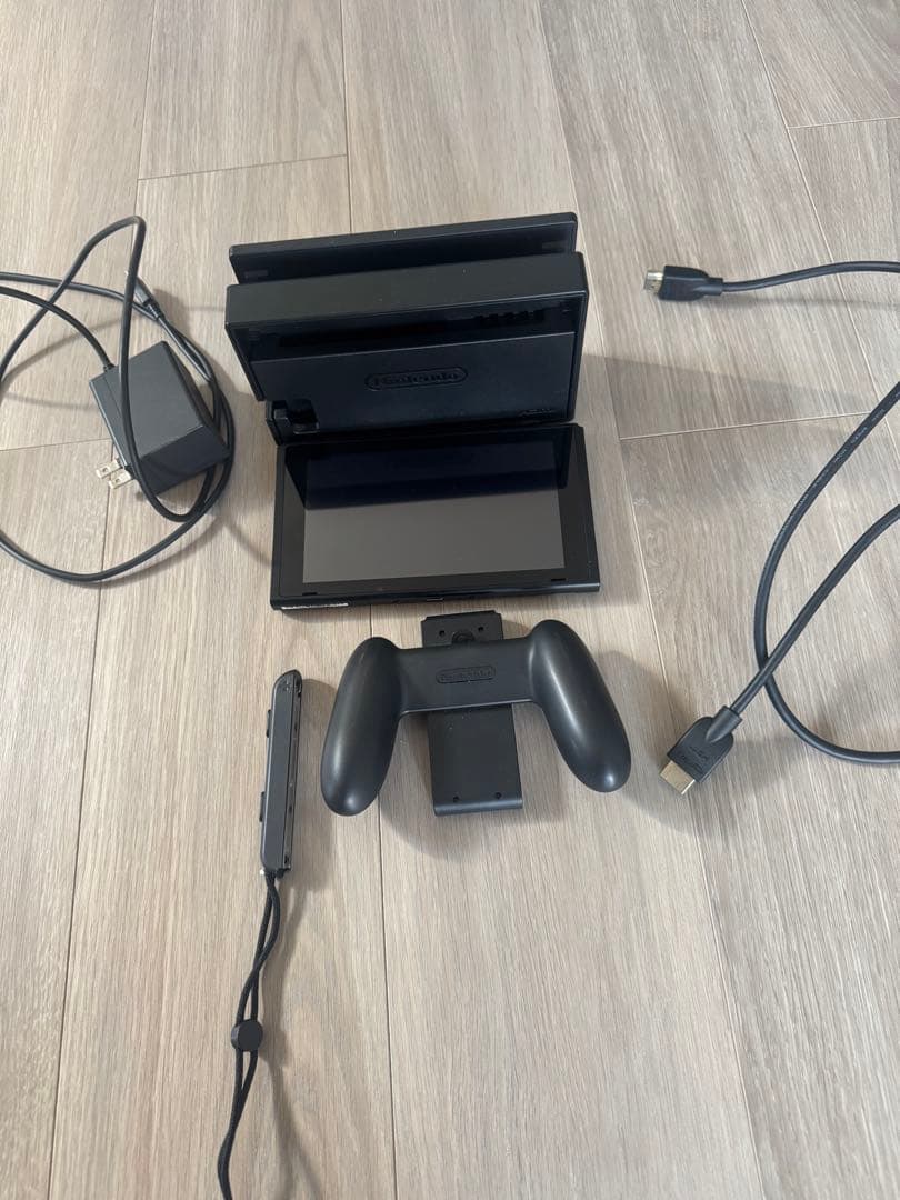 Nintendo Switch 本体等　ジョイコン無し