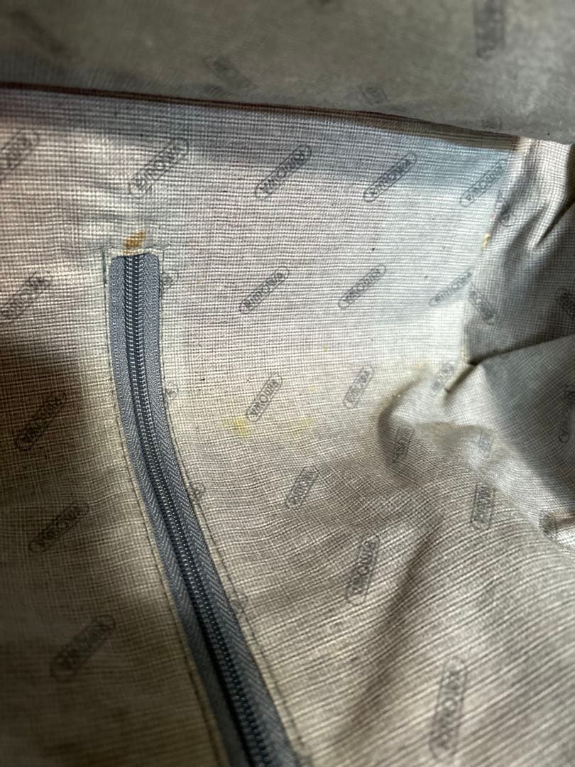 リモワRIMOWAレッド33L 2輪キャリースーツケース