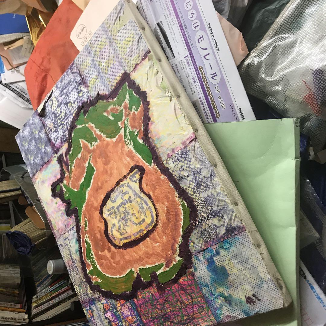 斬新奇抜な果実の絵画