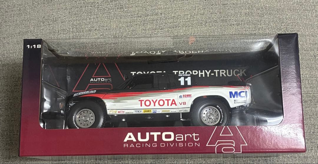 自動車 AUTOart TOYOTA TROPHY TRUCK 1/18 80010