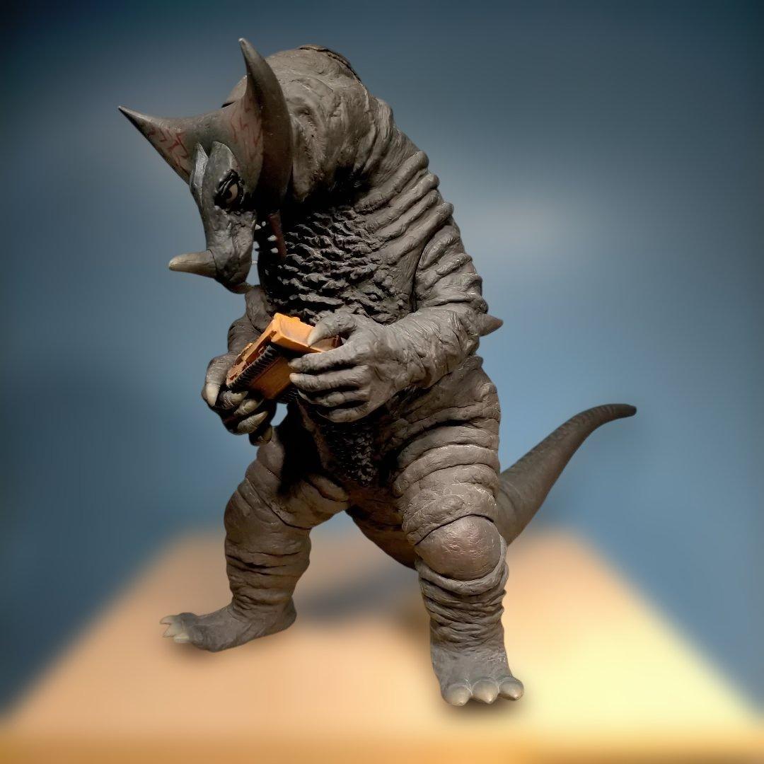 ＣＣＰ1/6特撮　ゴモラ　ブルドーザー付き（初回生産品・中古）