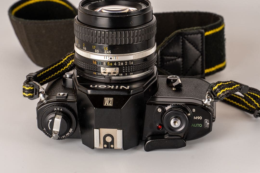 フィルムカメラ Nikon EM + Nikkor Ai-S 50mm F1.4