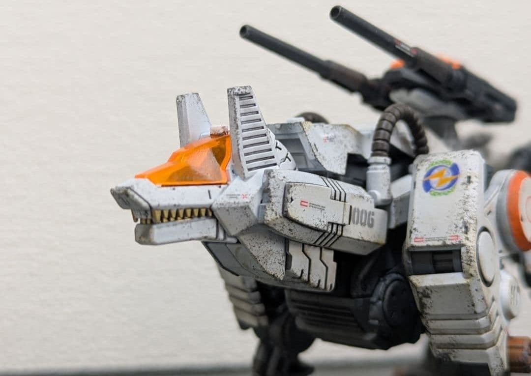 1/100 リアライズモデル RMZ-003 コマンドウルフ 塗装済み完成品