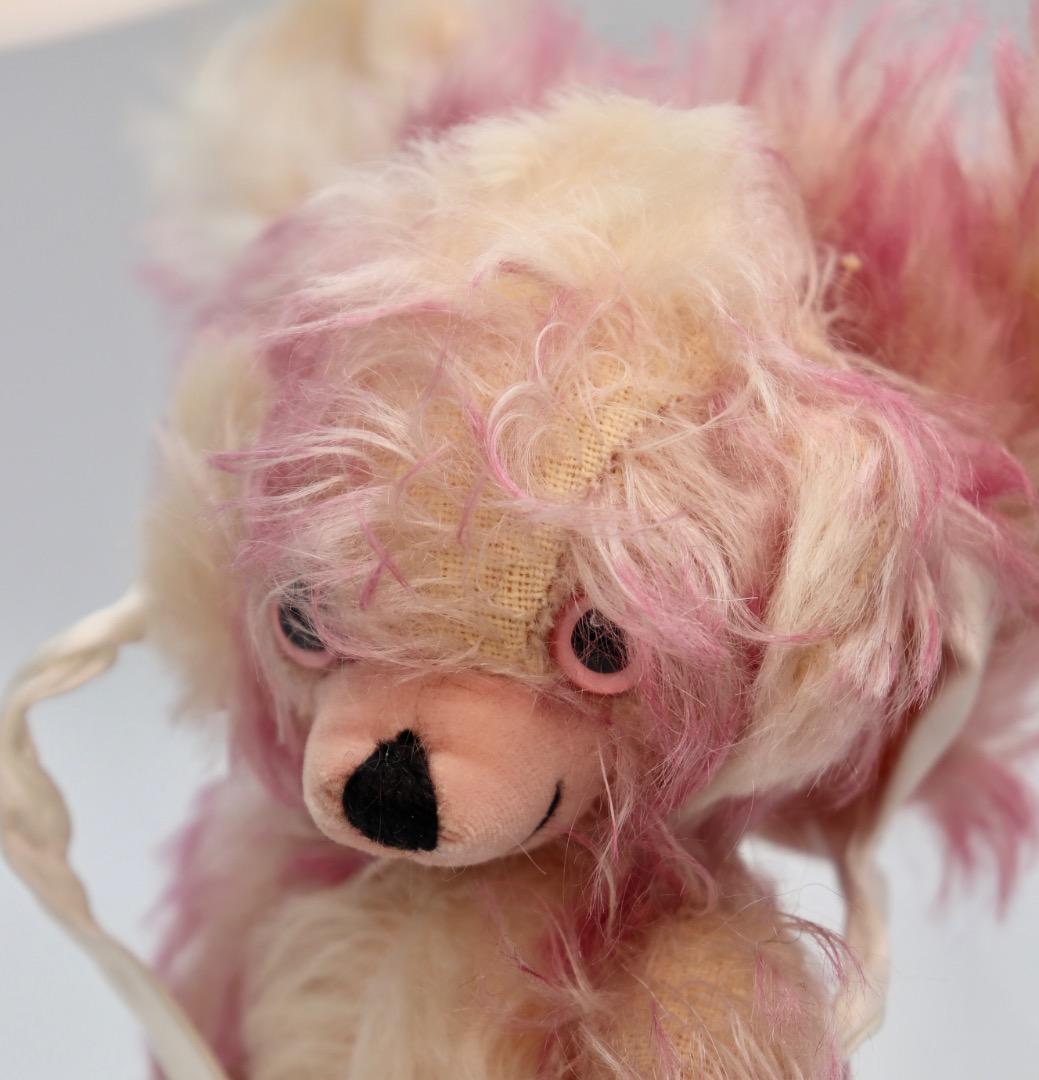 コレクション TOY MUSEUM TIPPED PINK BUNNY PUNKINHEAD