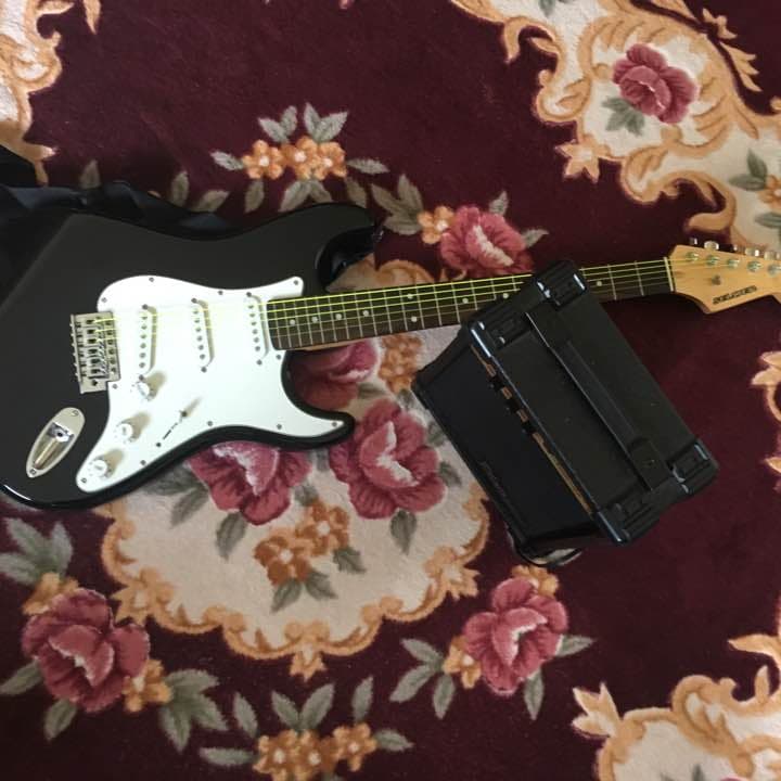 エレキギターとアンプ