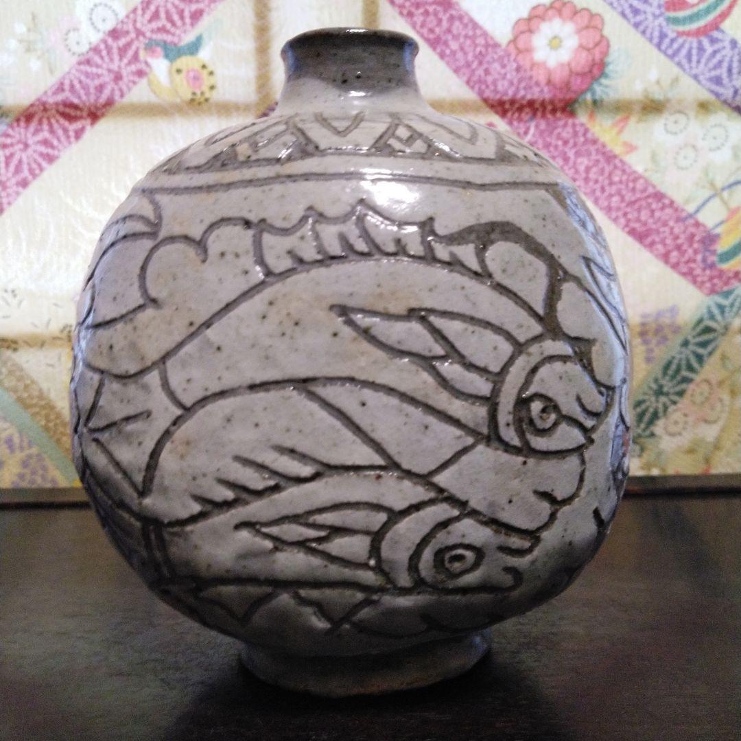 NO406 粉青沙器　魚絵壺　韓国陶器