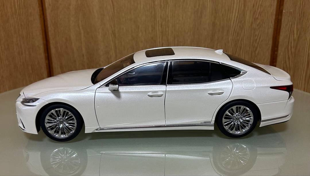 オートアート(AUTOart) 1/18 レクサス LS500h レア品