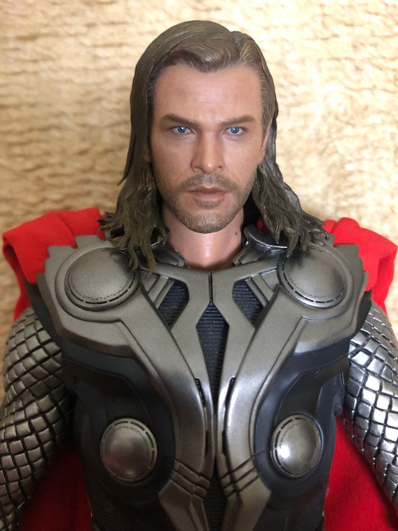 ホットトイズ　2体セット　アベンジャーズ　ロキ　ソー　ディズニー　エンドゲーム