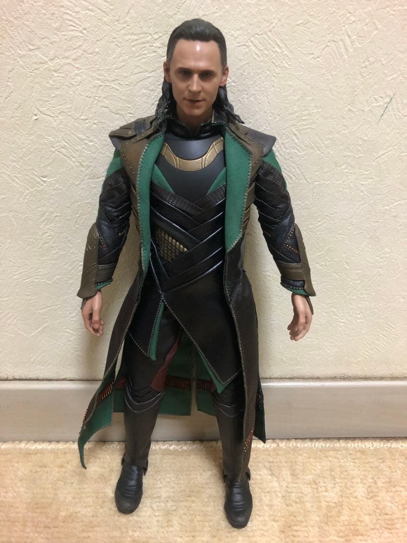 ホットトイズ　2体セット　アベンジャーズ　ロキ　ソー　ディズニー　エンドゲーム