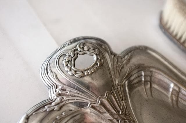 1900s フランス アールデコ 銀の蔦葉とダストパン＆ブラシ アンティーク