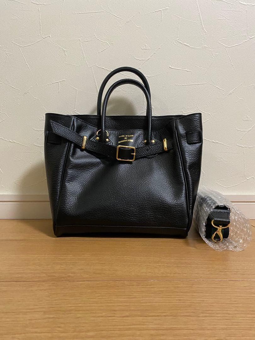 レザー ショルダーバッグ 黒 ベルト付き