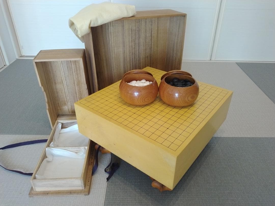 本榧足付碁盤 碁石 碁笥箱 碁盤用桐箱（値下げしました）
