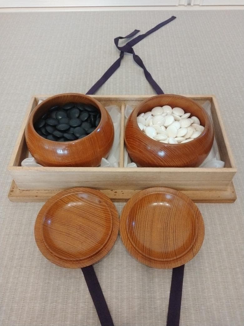 本榧足付碁盤 碁石 碁笥箱 碁盤用桐箱（値下げしました）