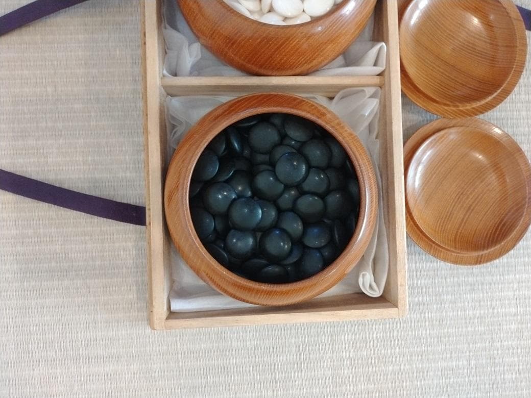 本榧足付碁盤 碁石 碁笥箱 碁盤用桐箱（値下げしました）