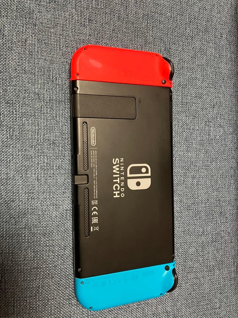 ち*ん様 Nintendo Switch 本体 付属品ついてます ケースも付けま