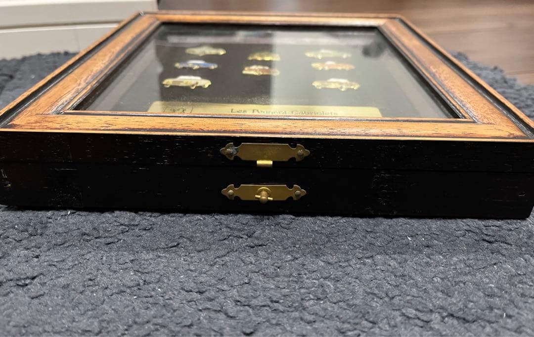 プジョー205カブリオレ　ピンバッジコレクション