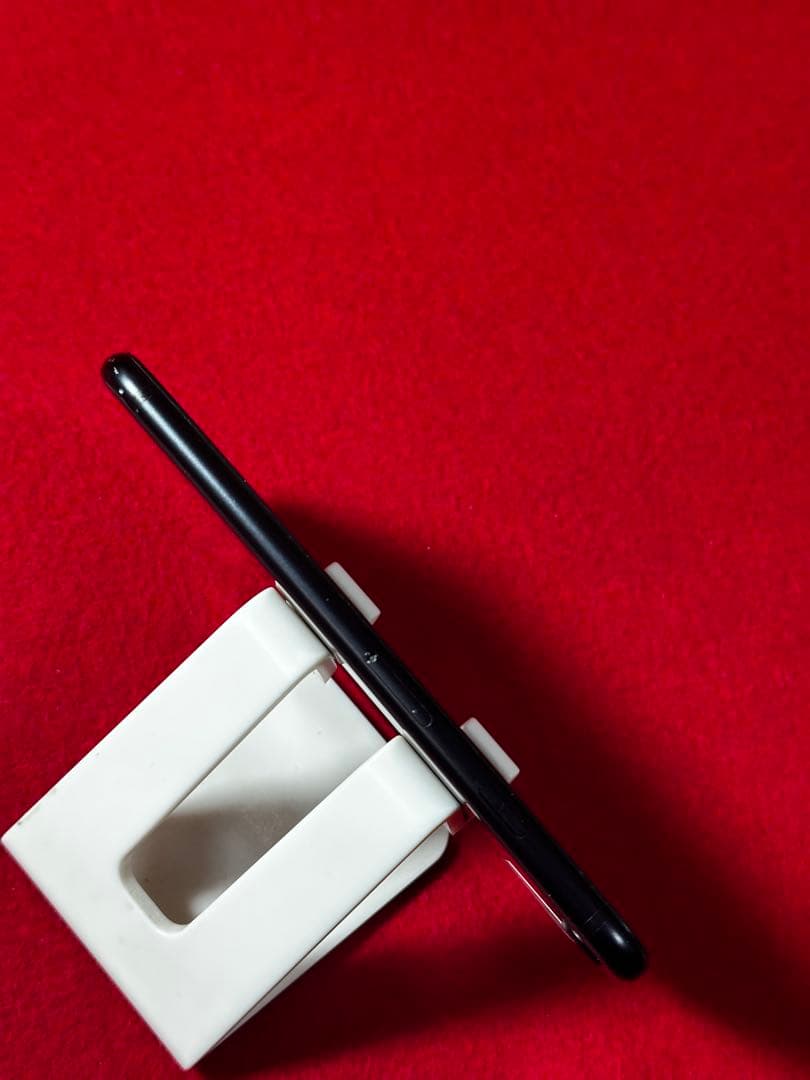 【1977】iPhone SE2第2世代ブラック 256GB simフリー