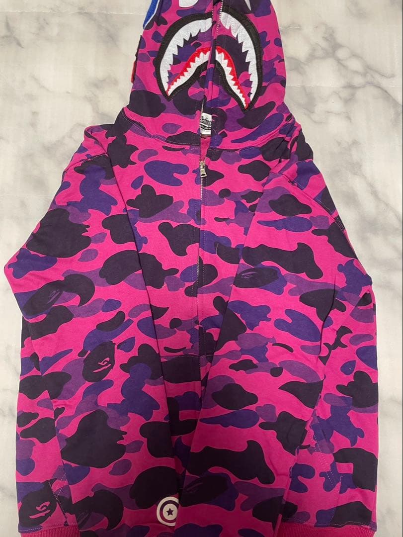 破格‼️A BATHING APE シャークフードパーカー