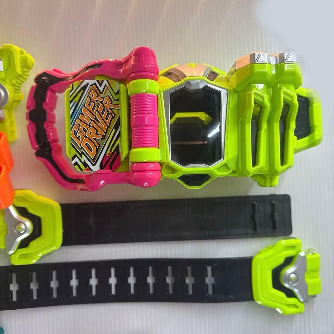 仮面ライダーエグゼイド　DXゲーマドライバー　& ガシャット　セット　♫