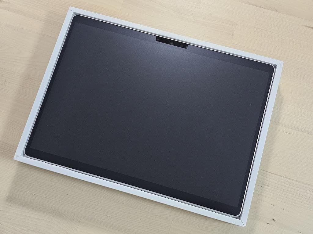 Surface Pro 9 WiFiモデル（専用キーボード・マウス付き）