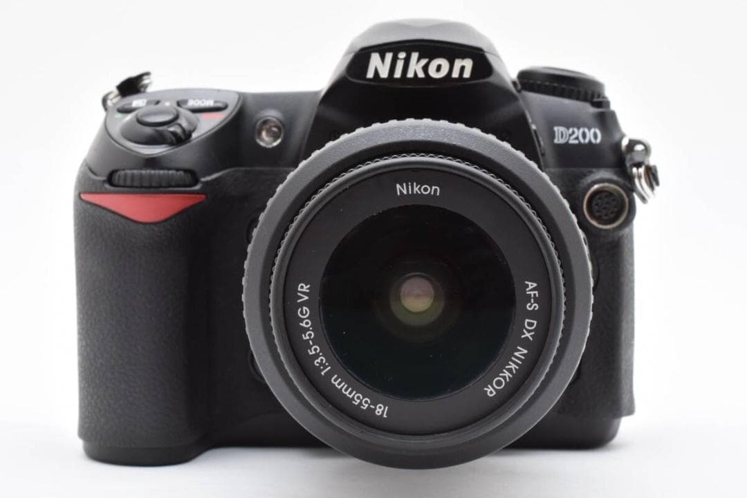 Nikon D200 ボディ+ AF-S DX 18-55m #819