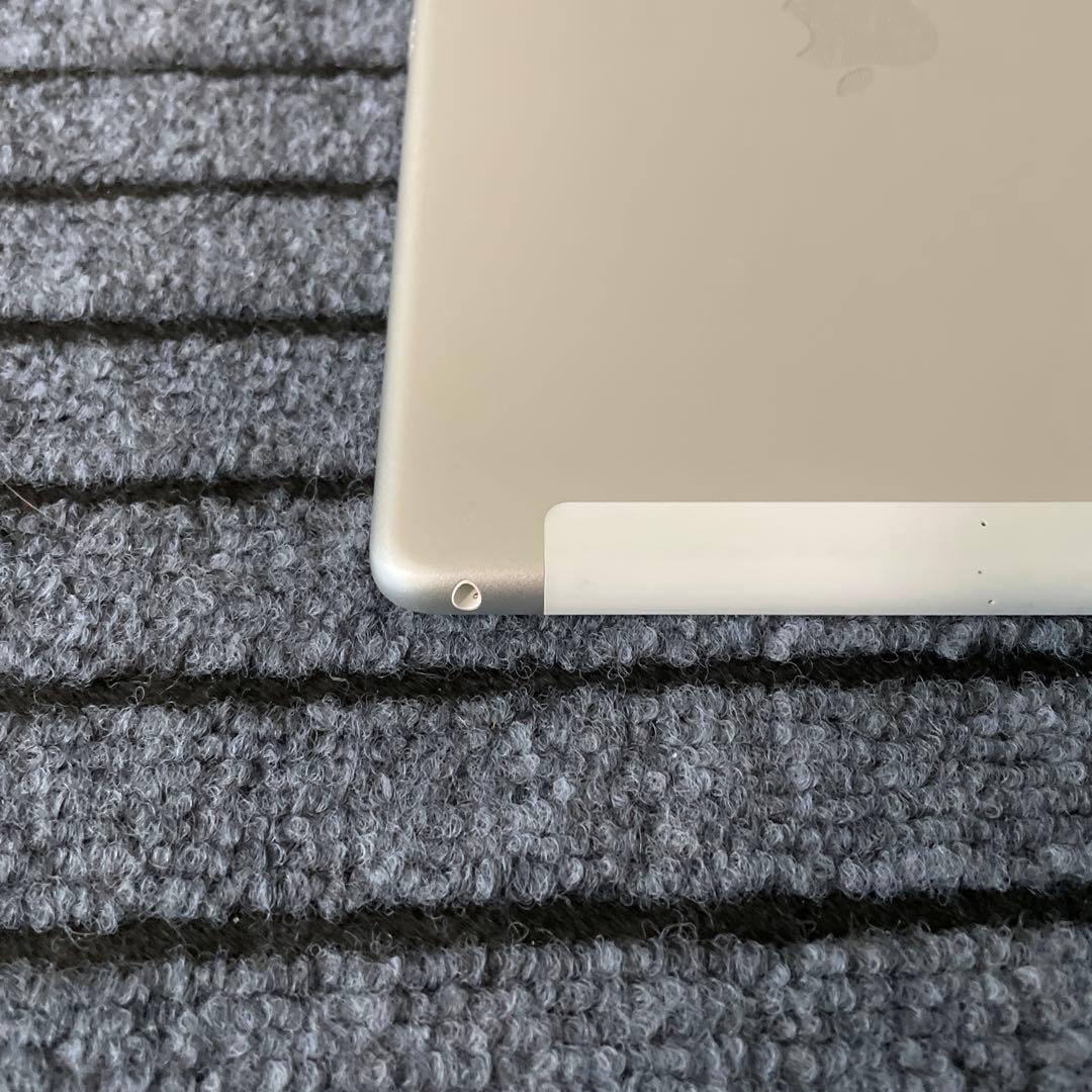 111 iPad 8世代 32GB SIMフリー シルバー