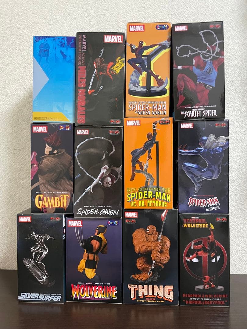 マーベル　スパイダーマン　グウェン　ウルヴァリン　フィギュア　セット