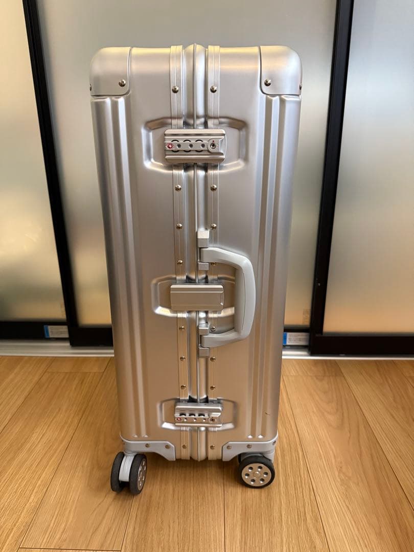 【美品】メルセデス・ベンツ アルミニウムキャリーケース