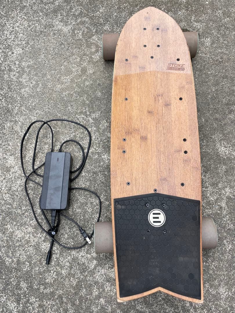 Evolve 電動スケートボード ウッドデッキ