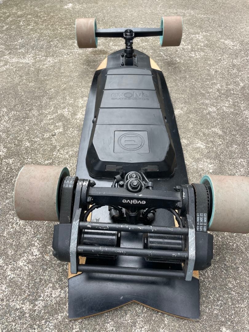 Evolve 電動スケートボード ウッドデッキ