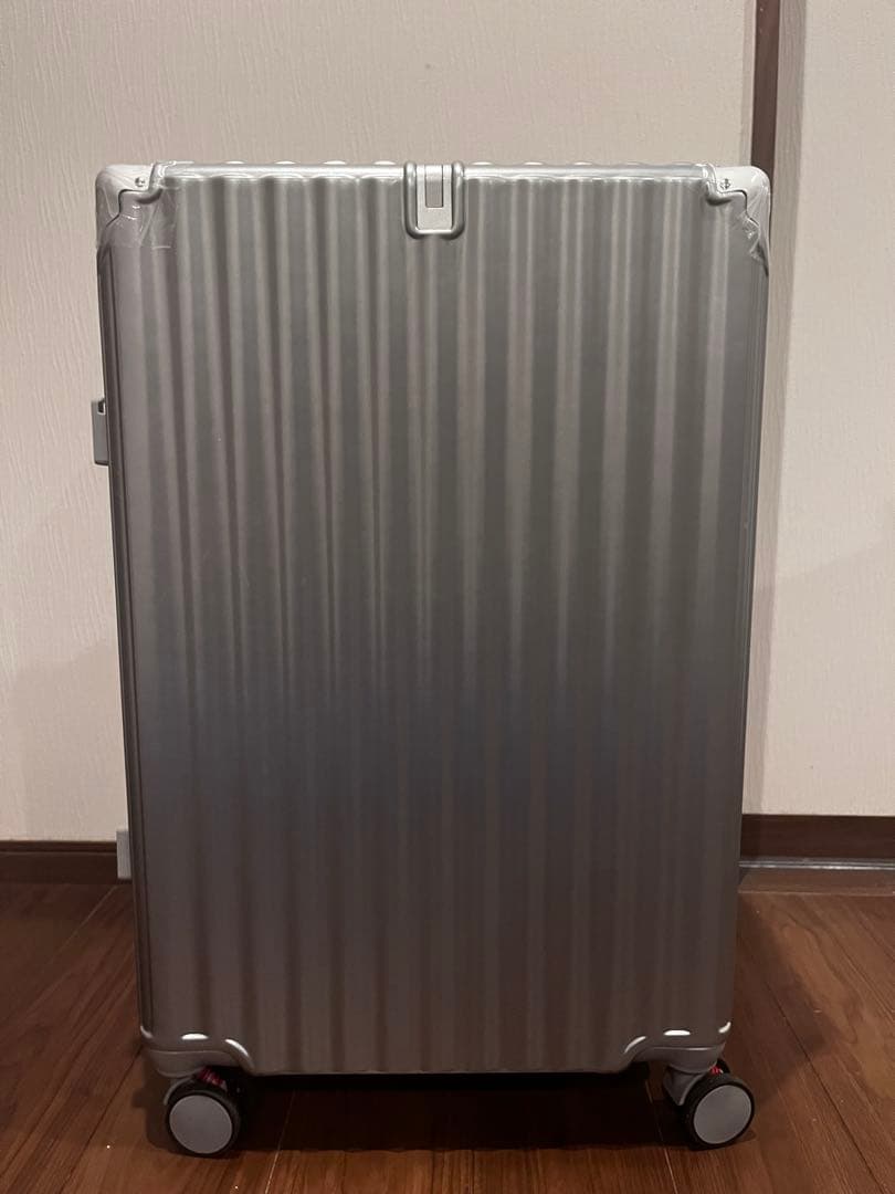 新品未使用！シルバーアルミニウムキャリーケース 100L TSAロック搭載