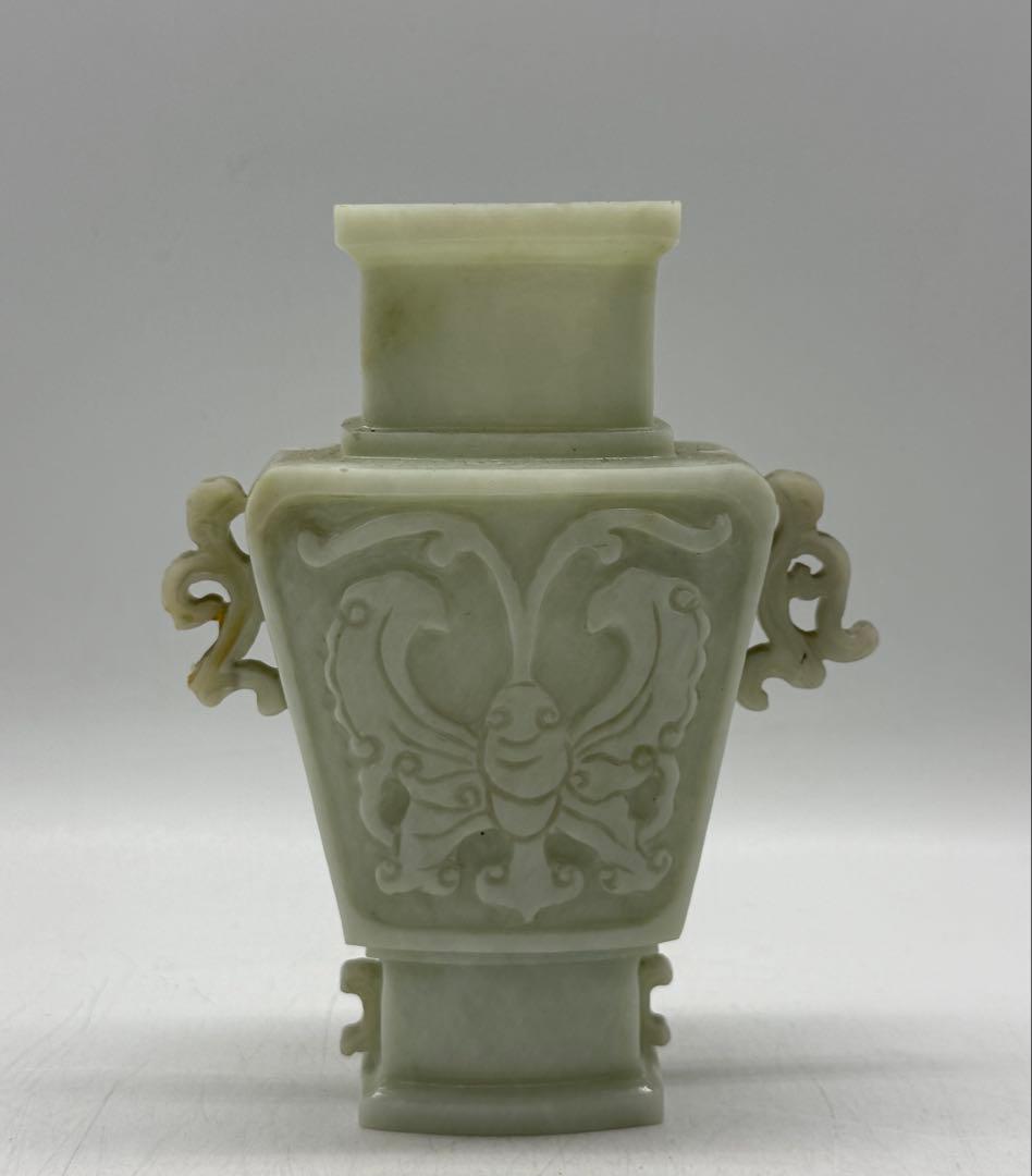 玉？　蝶彫扁瓶　306g 送料込み260117