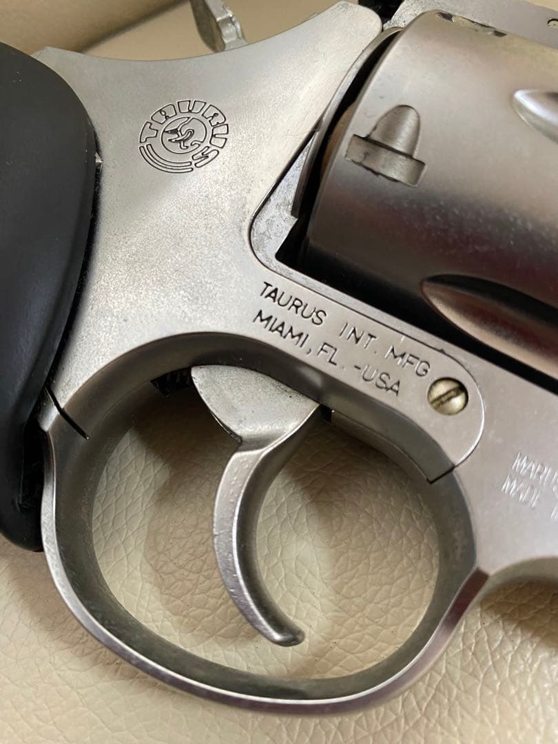 希少品　ジャンク品TAURUS RAGING BULL 44マグナム