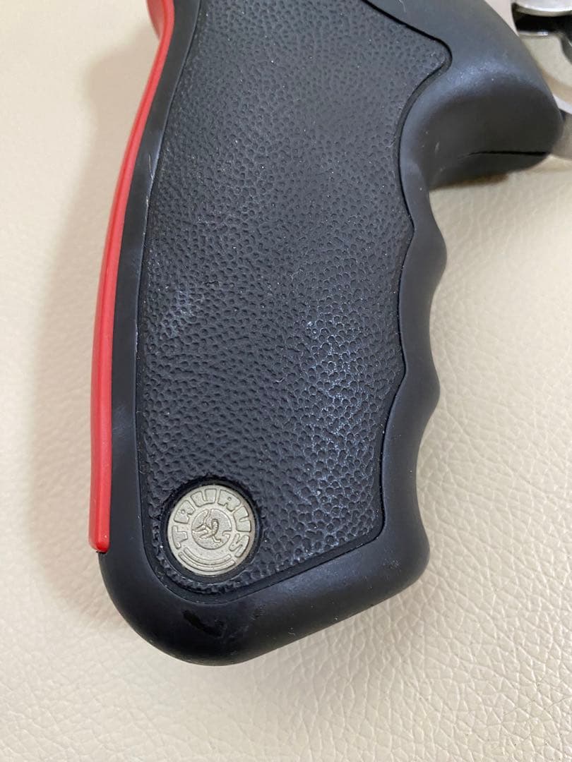 希少品　ジャンク品TAURUS RAGING BULL 44マグナム