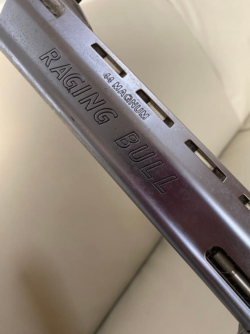 希少品　ジャンク品TAURUS RAGING BULL 44マグナム