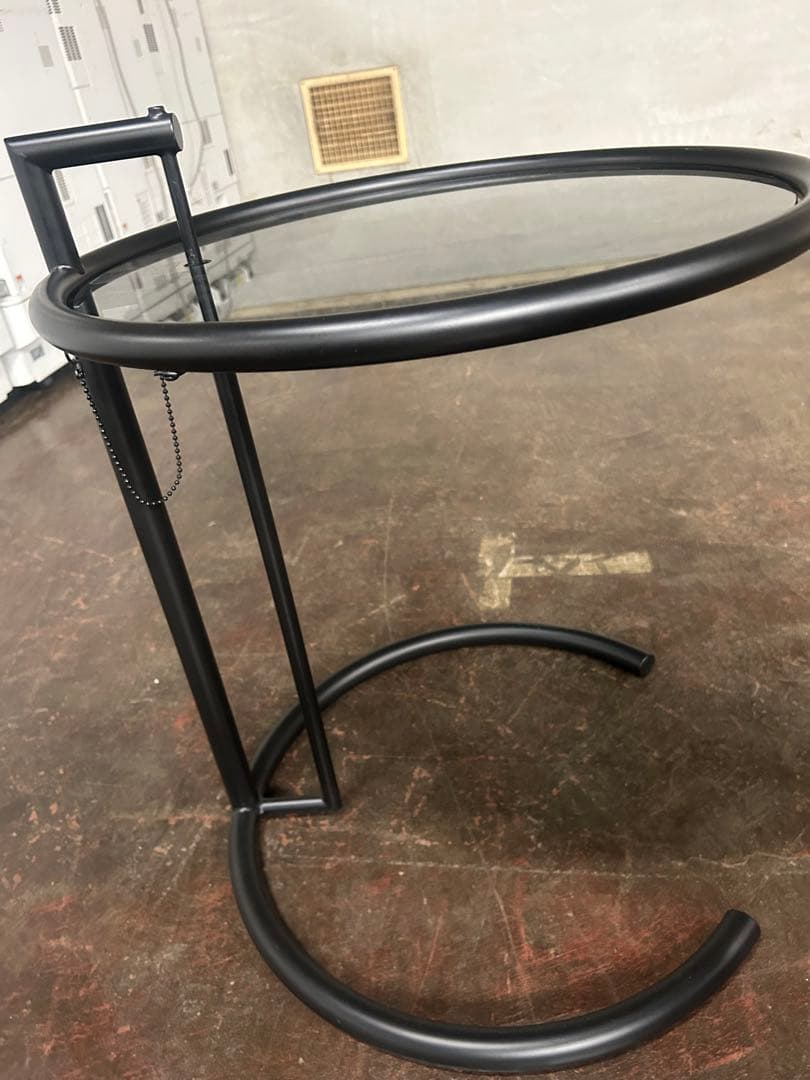 ClassiCon E-1027 サイドテーブル　【展示品】【定価23万円】