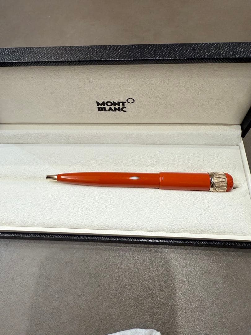 MONT BLANC 110周年記念モデル　ヘリデイジコレクション　ボールペン