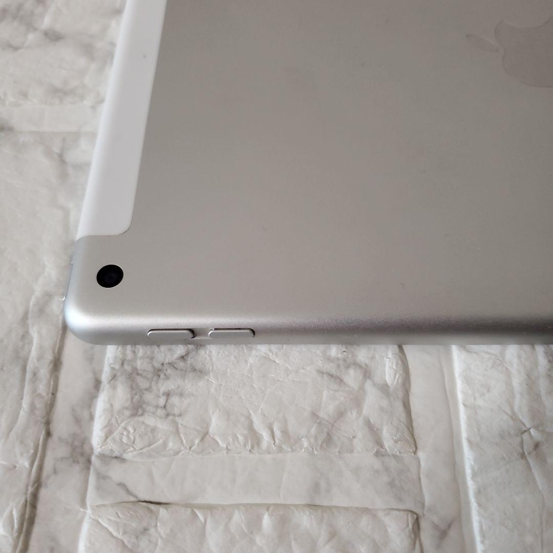 244 iPad 8世代 32GB SIMフリー シルバー