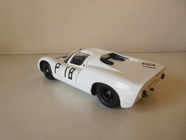 特価 exoto (1/18) ポルシェ 910 #18