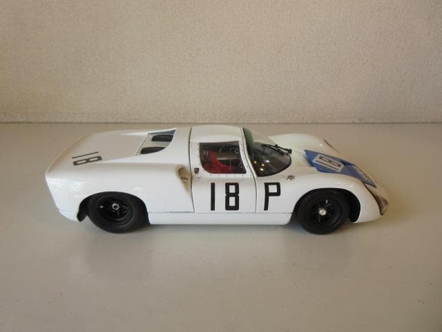 特価 exoto (1/18) ポルシェ 910 #18
