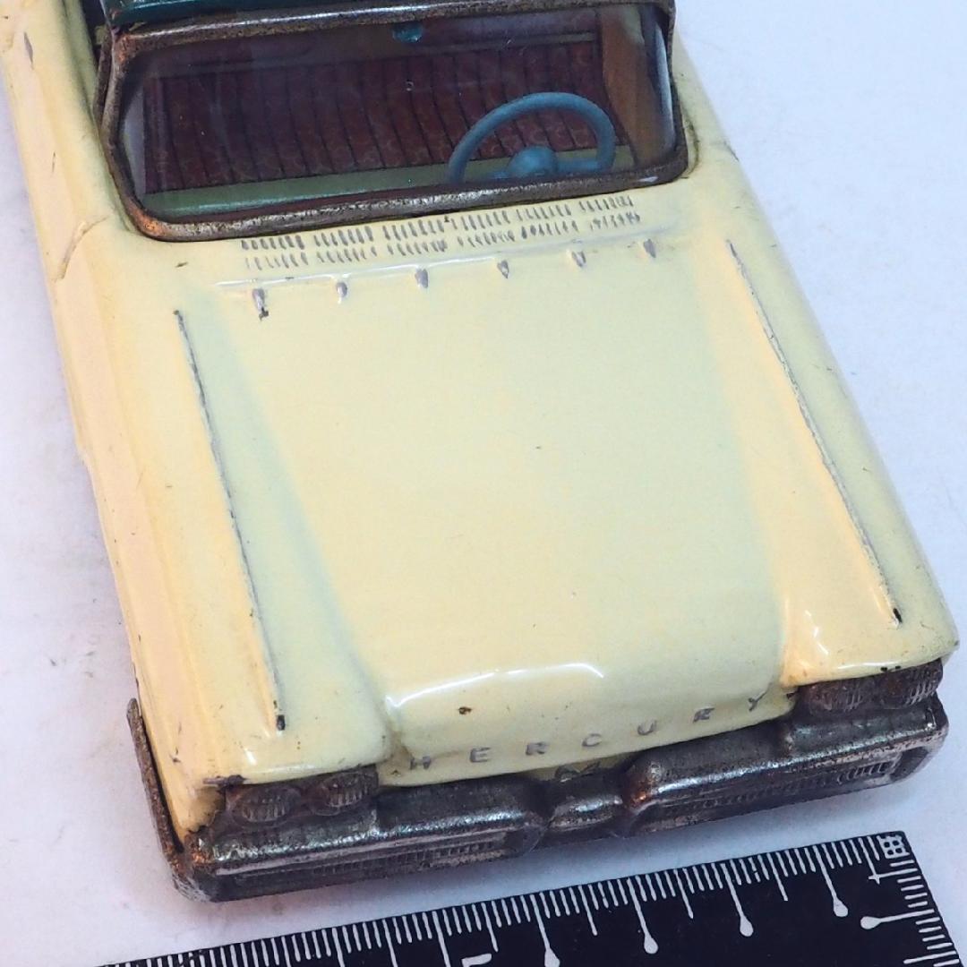 萬代屋  マーキュリー ワゴン白アイボリー右後輪欠tinブリキtoy car箱無