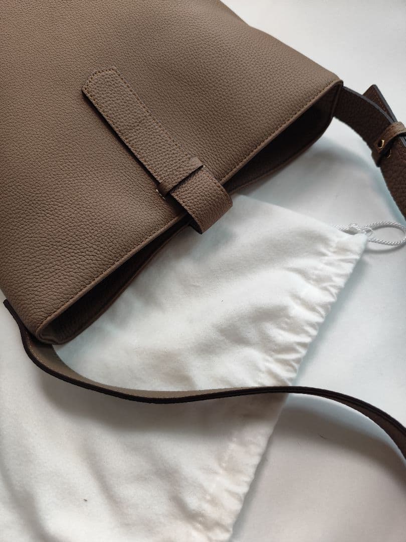 epoi リツ シュランケンカーフレザーバッグ トープ