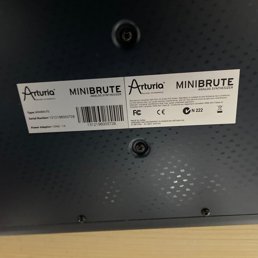 Arturia MINIBRUTE アナログシンセサイザー