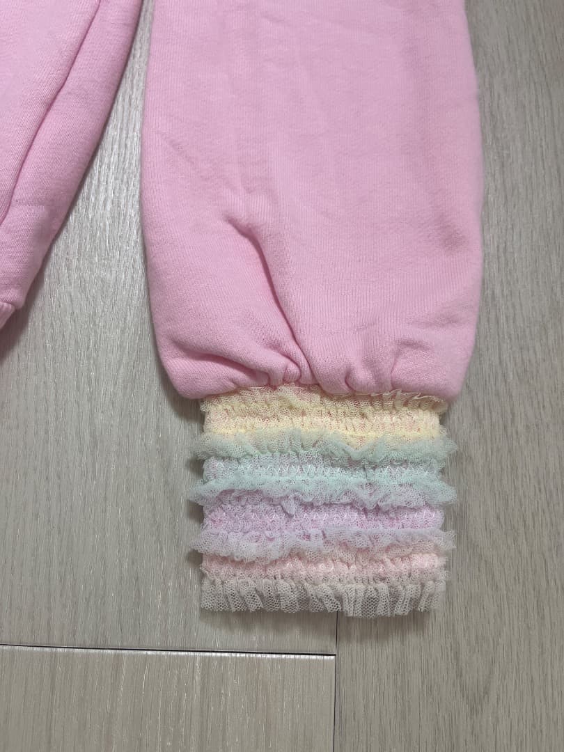 メゾピアノ　フード付きトレーナー