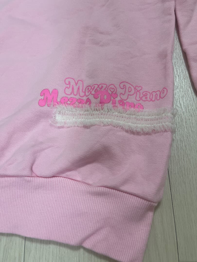 メゾピアノ　フード付きトレーナー