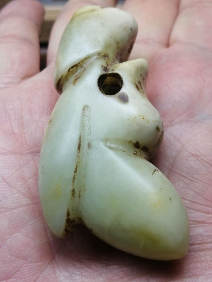 ★縄文期『糸魚川翡翠獣形勾玉』出土品　7.3cm　儀式勾玉　非常に珍しい勾玉です