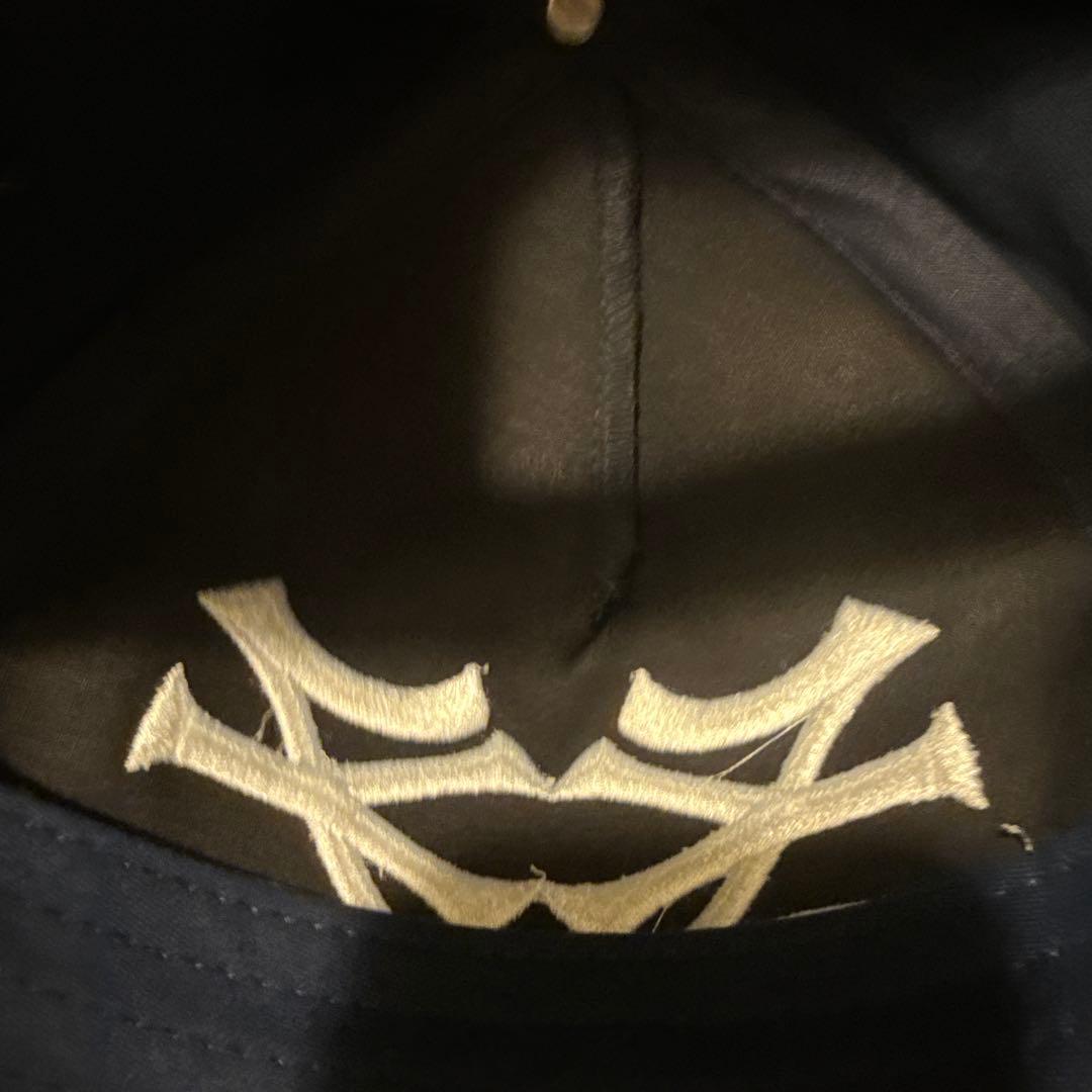 ネイビー 刺繍ロゴキャップ oMA